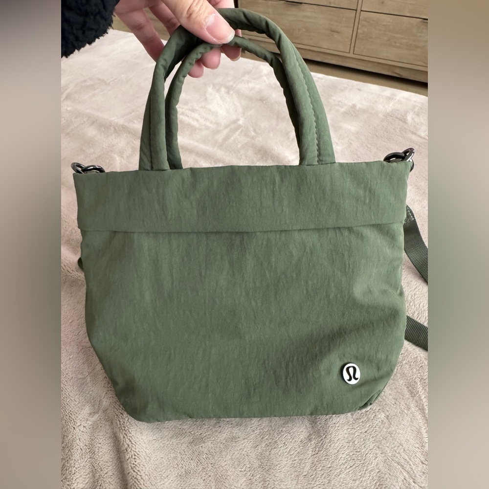 Lululemon On My Level Micro Bag